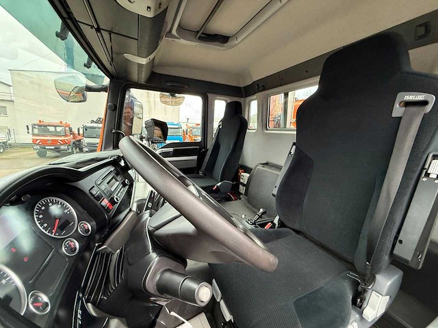 Man - 2011 - tgs 33.400 - vrachtwagen - afbeelding 18 van  28