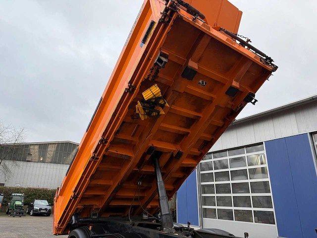 Man - 2011 - tgs 33.400 - vrachtwagen - afbeelding 28 van  28