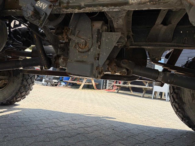 Man - 4x4 - vrachtwagen - afbeelding 13 van  17