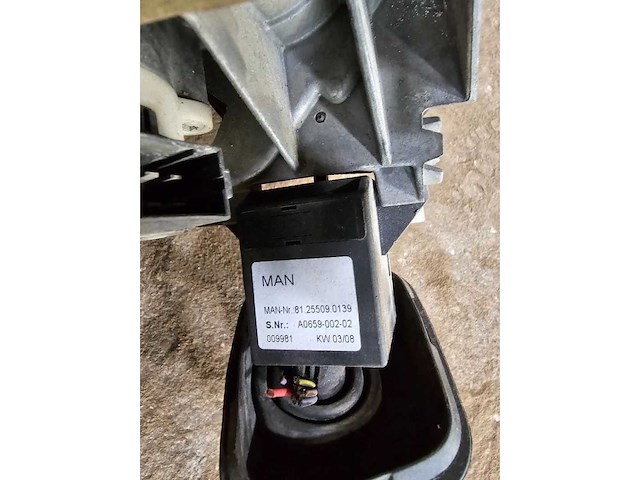Man - 81.25509.0139 a0659-002-02 - stuurkolom - afbeelding 4 van  4