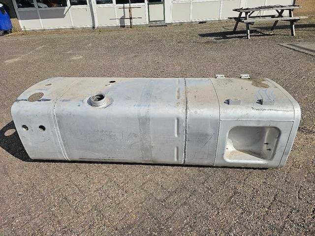 Man - brandstof tank 595 liter - afbeelding 1 van  5