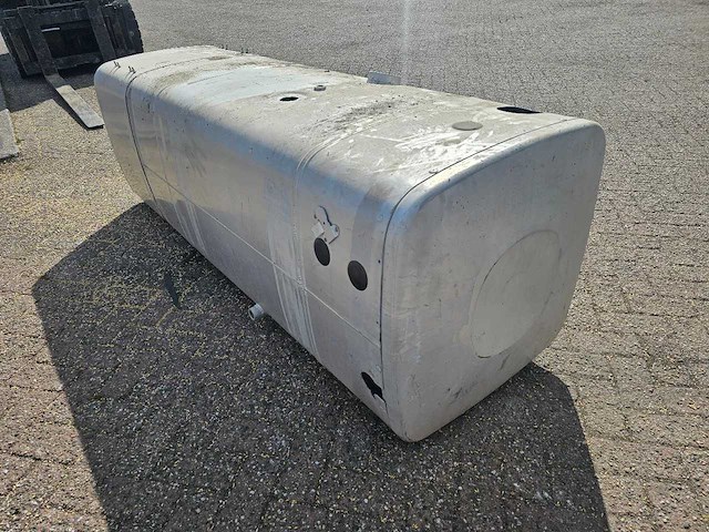 Man - brandstof tank 760 liter - afbeelding 10 van  11