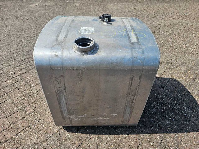Man - mercedes actros - brandstof tank - afbeelding 4 van  10