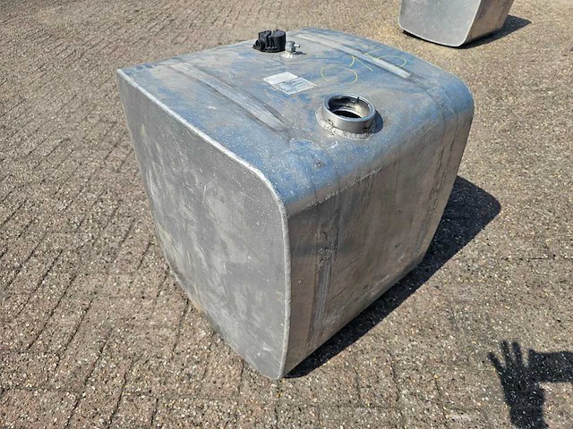 Man - mercedes actros - brandstof tank - afbeelding 5 van  10