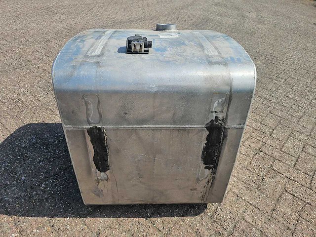 Man - mercedes actros - brandstof tank - afbeelding 7 van  10