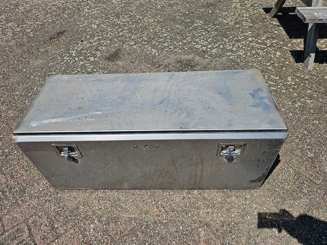 Man - rvs opslag bak - afbeelding 1 van  9