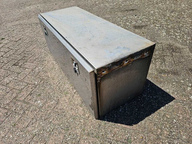 Man - rvs opslag bak - afbeelding 3 van  9