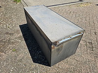 Man - rvs opslag bak - afbeelding 6 van  9