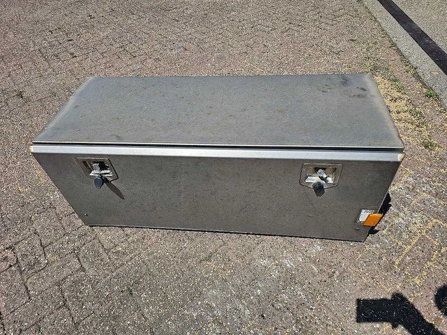 Man - rvs opslag bak - afbeelding 1 van  5