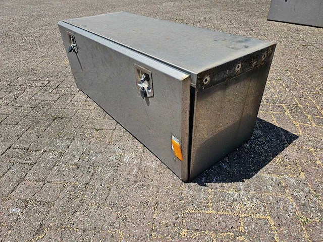 Man - rvs opslag bak - afbeelding 3 van  5