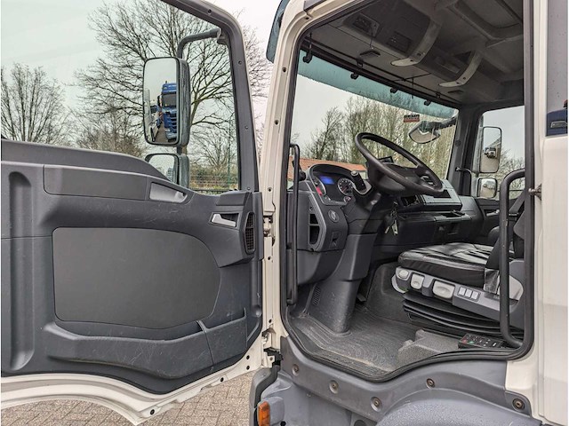 Man - tgl 1.180 - paardenwagen - 2012 - afbeelding 27 van  48
