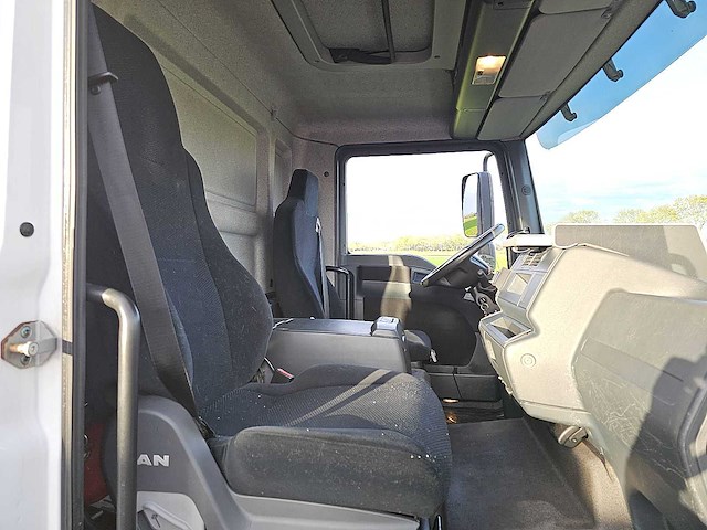Man - tgl 8.180 - vrachtwagen - afbeelding 3 van  12
