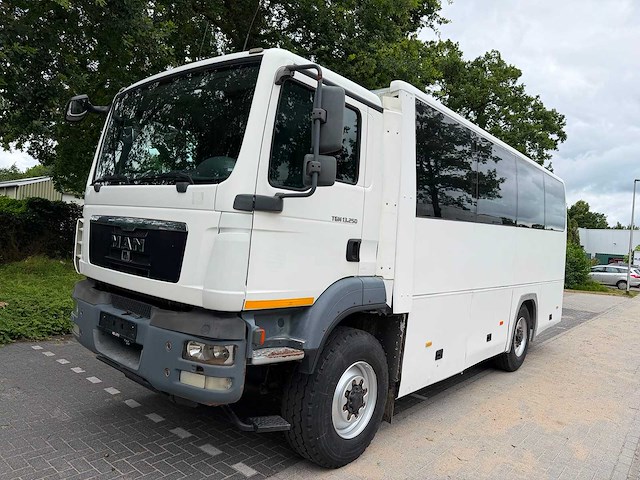 Man - tgm 13.250 4x4 bus! - vrachtwagen - afbeelding 1 van  10