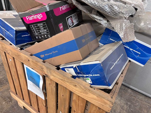 Man - tgs 41.400 / cla 26.280 - parts - box of man tgs 41.400 / cla 26.280 parts - afbeelding 4 van  6