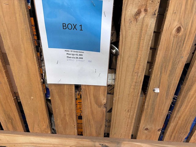 Man - tgs 41.400 / cla 26.280 - parts - box of man tgs 41.400 / cla 26.280 parts - afbeelding 6 van  6
