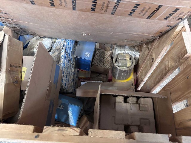 Man - tgs 41.400 / cla 26.280 - parts - box of man tgs 41.400 / cla 26.280 parts - afbeelding 5 van  9