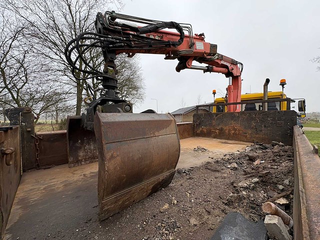 Man - vrachtwagen - afbeelding 4 van  30
