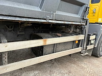 Man - vrachtwagen - afbeelding 5 van  30