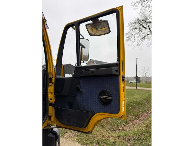 Man - vrachtwagen - afbeelding 20 van  30