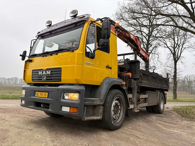 Man - vrachtwagen - afbeelding 12 van  30