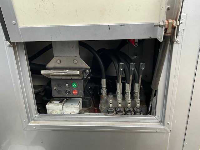 Man 8-224 vrachtwagen met verkoop oplegger - afbeelding 26 van  35