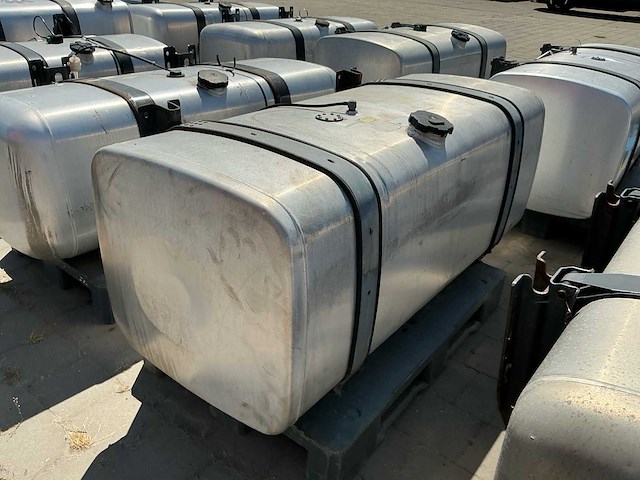 Man dieseltank - afbeelding 1 van  3
