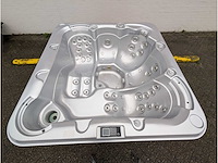 Mandalay deluxe spa 5 persoons jacuzzi en buitenspa - afbeelding 1 van  13