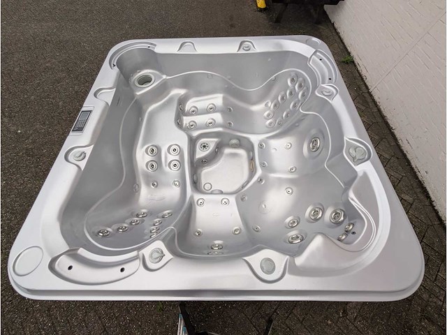 Mandalay deluxe spa 5 persoons jacuzzi en buitenspa - afbeelding 4 van  13