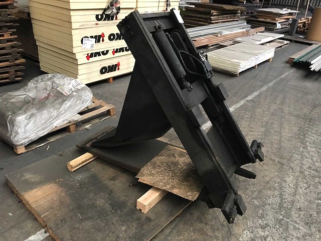 Mandigers - 1991 - heftruck kopklem - afbeelding 2 van  3