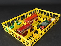 Mandje met die-cast schaal modellen o.a. lesney - afbeelding 1 van  5