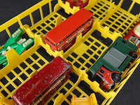 Mandje met die-cast schaal modellen o.a. lesney - afbeelding 3 van  5