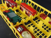 Mandje met die-cast schaal modellen o.a. lesney - afbeelding 4 van  5