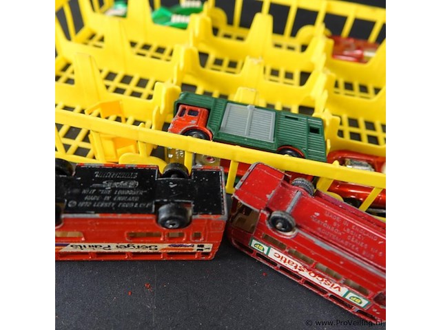 Mandje met die-cast schaal modellen o.a. lesney - afbeelding 5 van  5