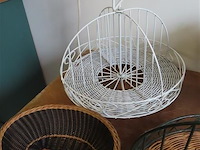 Mandjes en draaimolens - afbeelding 2 van  3