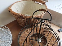 Mandjes en draaimolens - afbeelding 3 van  3