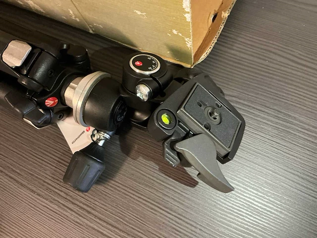 Manfrotto basic tripod 055xdb,804rc2 statief - afbeelding 5 van  6