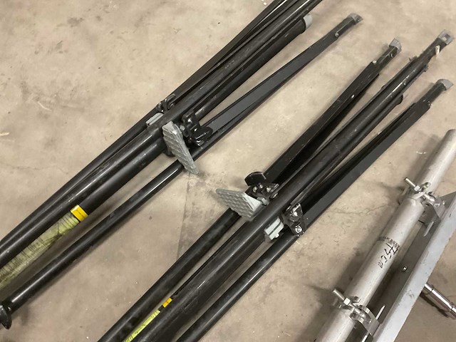 Manfrotto wind-up 370cm set á 2 stuks 3-poot statieven (2x) - afbeelding 1 van  3
