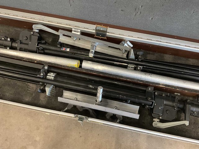 Manfrotto wind-up 370cm set á 2 stuks 3-poot statieven - afbeelding 4 van  4