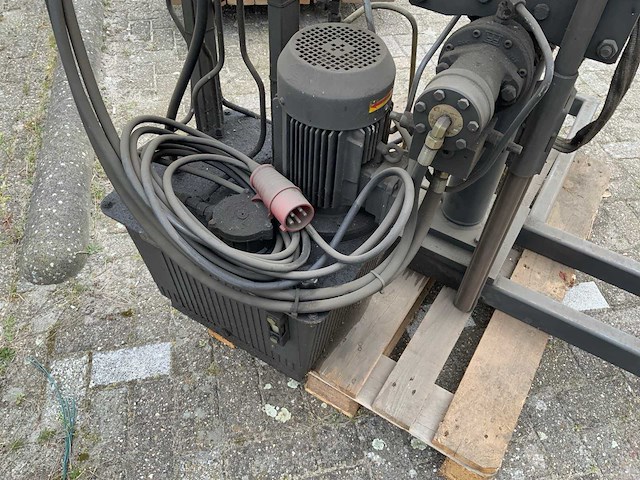 Manipulator - afbeelding 5 van  6