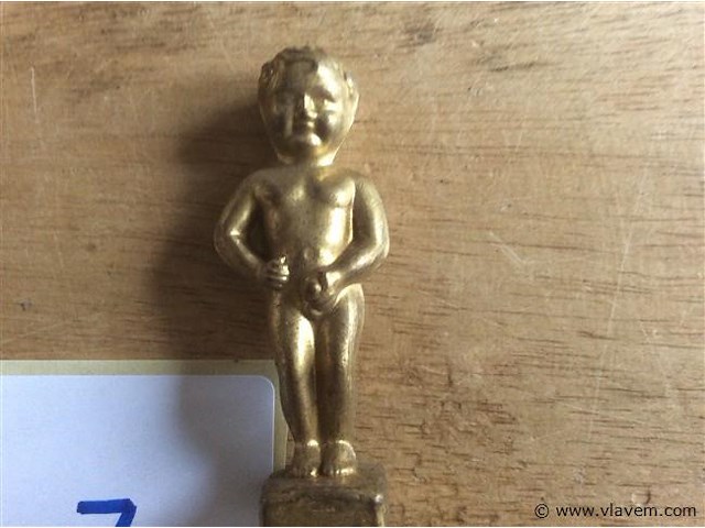Manneke pis brons - afbeelding 2 van  2