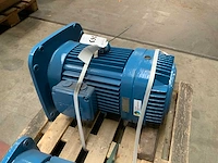 Mannesmann halkraan motor (2x) - afbeelding 2 van  3
