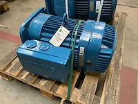 Mannesmann halkraan motor (2x) - afbeelding 3 van  3