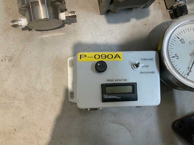 Manometer - snelheidsmonitor - debietmeter - drukmeting - afbeelding 2 van  2