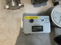 Manometer - snelheidsmonitor - debietmeter - drukmeting - afbeelding 2 van  2