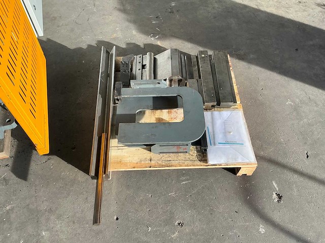 Mantech - w67k-40/200 - cnc press brake - 2020 - afbeelding 5 van  15