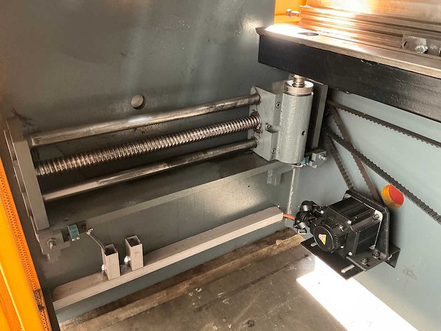 Mantech - w67k-40/200 - cnc press brake - 2020 - afbeelding 12 van  15