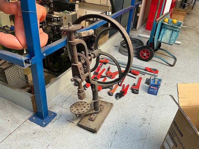 Manuele kolomboormachine - afbeelding 1 van  4