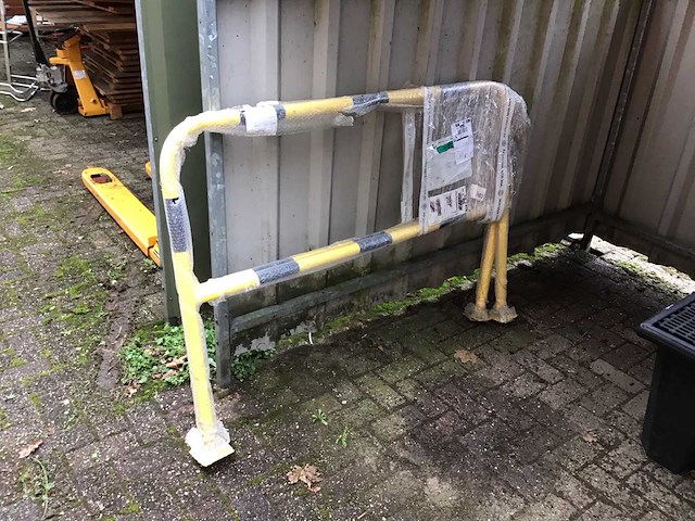 Manutan bouwhek (2x) - afbeelding 1 van  3