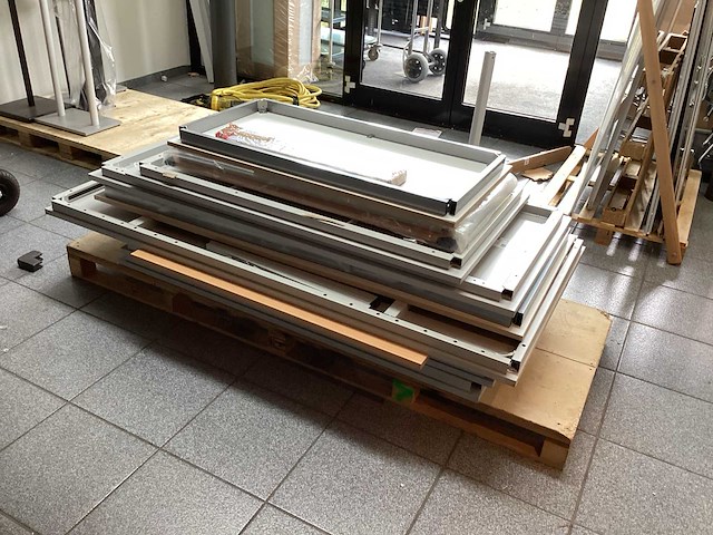 Manutan diverse kantinetafels en bladen (10x) - afbeelding 1 van  17