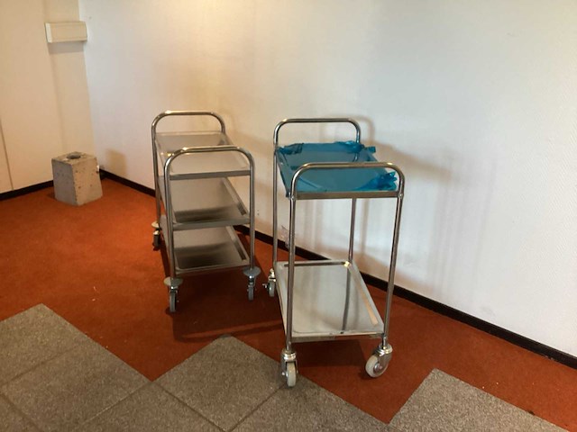 Manutan en kongamek serveerwagen (2x) - afbeelding 3 van  4